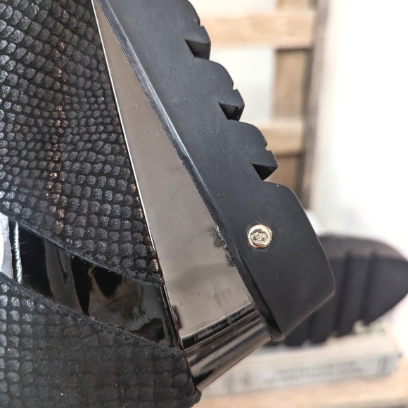 Women's Leather Boots by Giada Gabrielli - Picture 14 of 15